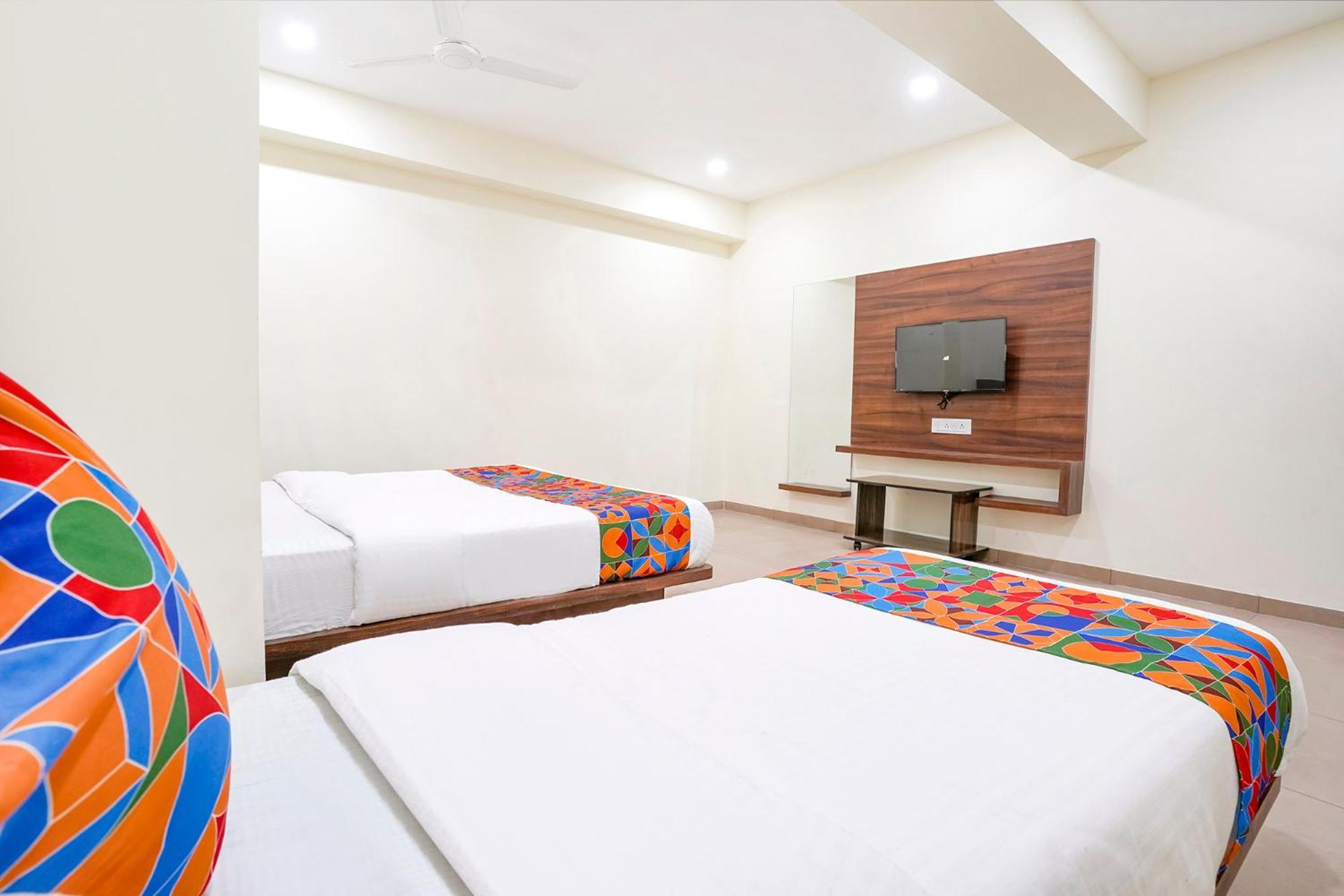 Fabhotel Hill Park I Vadodara Exterior photo